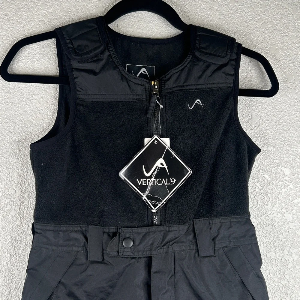 VERTICAL 9 vertical black